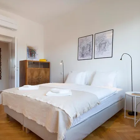 Levstikova Two-bedroom Apartment