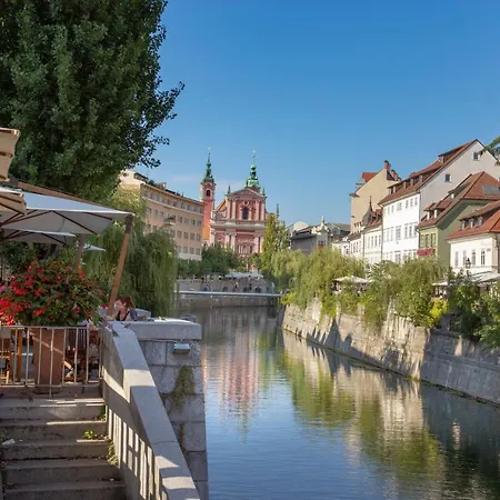 Levstikova Two-bedroom * Ljubljana