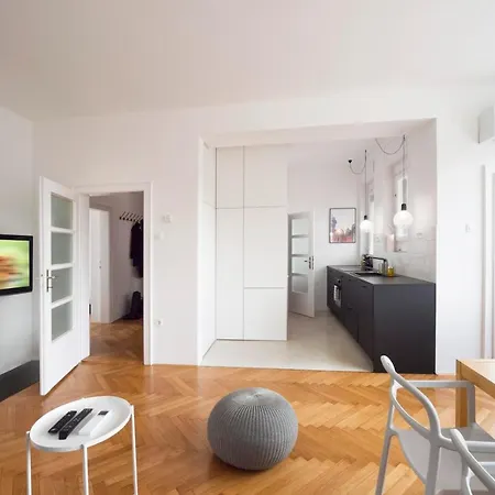 Levstikova Two-bedroom Appartement *